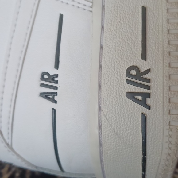 Nike Air- Air Force 1 White Sneakers - Size 7Y - Picture 11 of 13